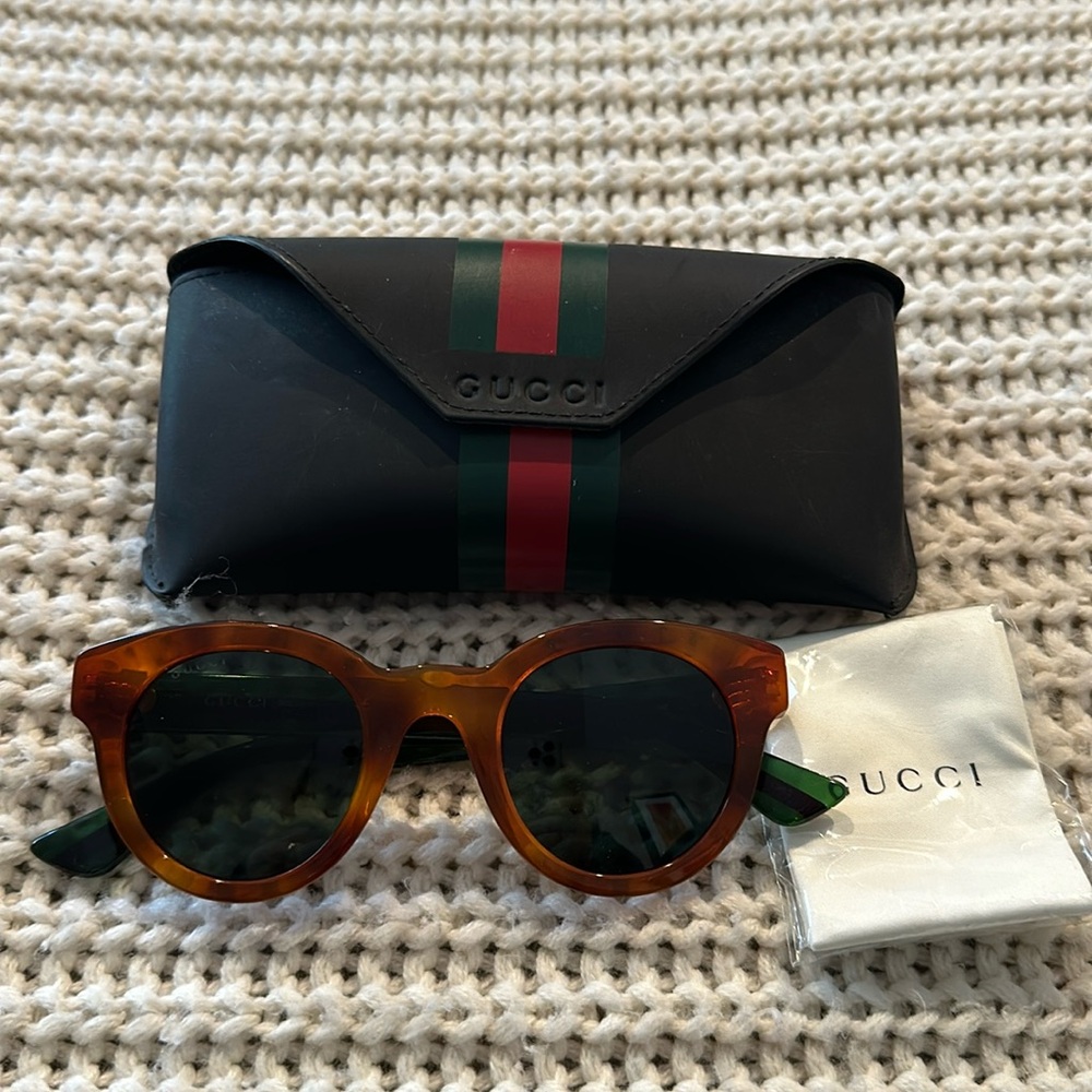 Gucci horn and green colors sunglasses
